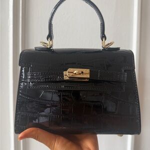 Elegant Black Crocodile-Embossed Handbag